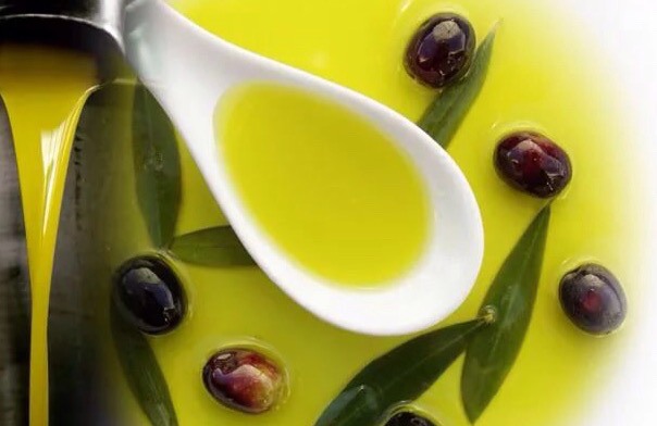 Чем полезно и как принимать оливковое масло