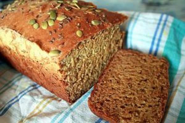 Чем полезен бездрожжевой хлеб и как его испечь