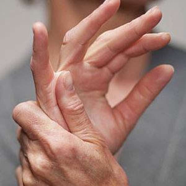 Лечение синдрома щелкающего пальца народными средствами
