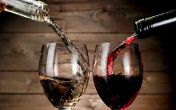 Чем полезно красное вино, свойства, состав и калорийность
