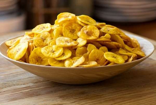 Польза и вред банановых чипсов, калорийность