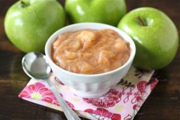 Чем полезно яблочное пюре, как приготовить его в домашних условиях