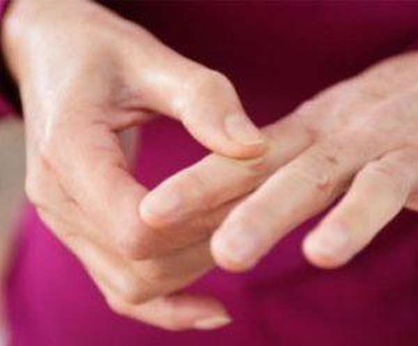 Лечение синдрома щелкающего пальца народными средствами